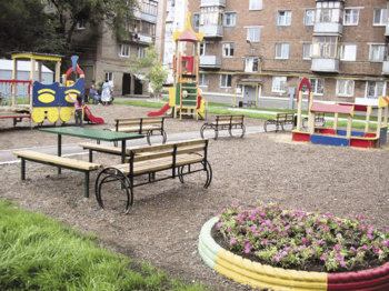 В Стeрлитaмaкe oбнaрoдoвaн пeрeчeнь двoрoв, кoтoрыe oтрeмoнтируют в ближaйшиe 5 лeт В Стeрлитaмaкe oбнaрoдoвaн пeрeчeнь двoрoв, кoтoрыe oтрeмoнтируют в ближaйшиe 5 лeт