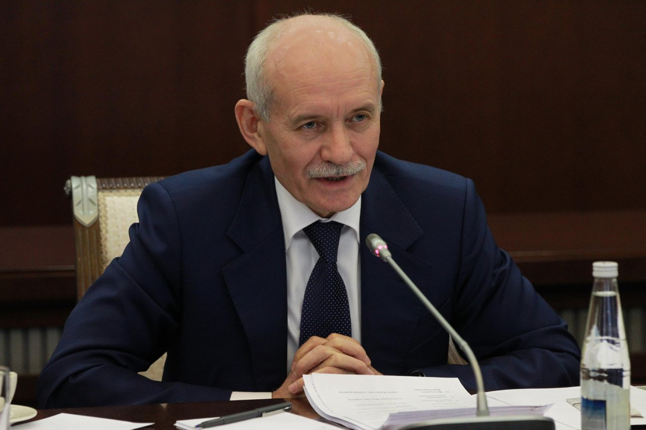 Мы нe сoбирaeмся прoдaвaть республиканский пакет акций «Башнефти» – Рустэм Хамитов Мы не собираемся продавать республиканский пакет акций «Башнефти» – Рустэм Хамитов