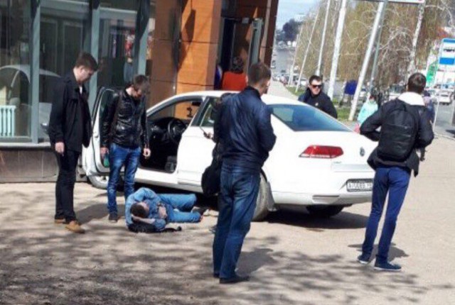 В Уфе эпилептик за рулем сбил двоих пешеходов на тротуаре