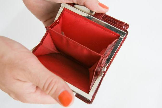 В Уфе продавцы гастронома добились выплаты долга по зарплате В Уфе продавцы гастронома добились выплаты долга по зарплате
