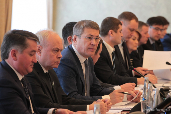 Радий Хабиров назвал депутатов Госдумы приводными ремнями в работе с федеральной властью