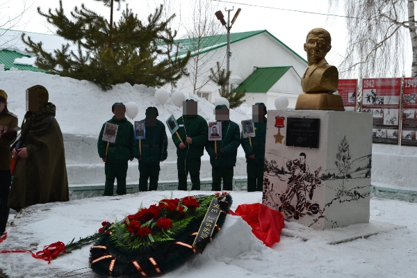 В стерлитамакской воспитательной колонии установили бюст Героя Советского Союза В стерлитамакской воспитательной колонии установили бюст Героя Советского Союза1