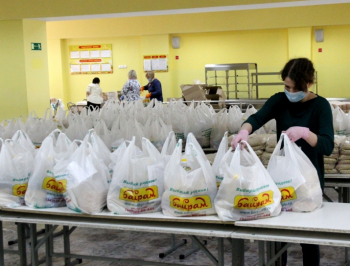 В Стерлитамаке более 1000 пенсионеров получат продуктовые наборы от проекта #Мывместе В Стерлитамаке более 1000 пенсионеров получат продуктовые наборы от проекта #Мывместе0