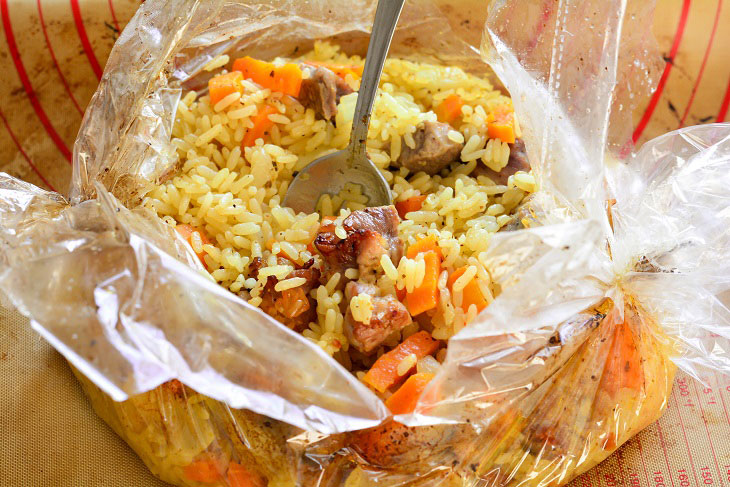 Плов в рукаве в духовке — простой и вкусный рецепт без хлопот