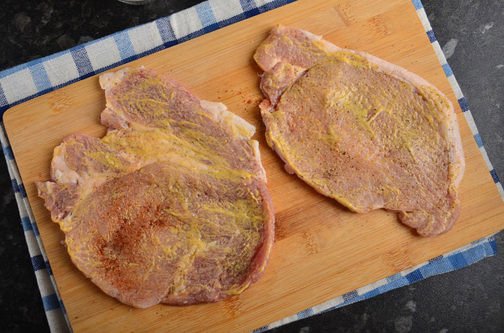 Шницель по-баварски — нежное мясо с хрустящей корочкой