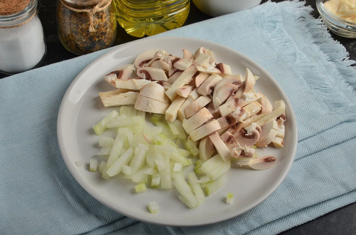 Крученики из свинины — мягкое и сочное мясное блюдо