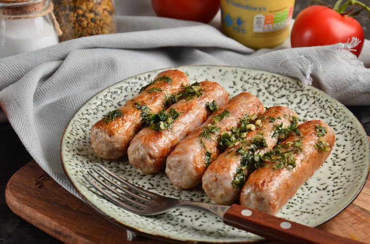 Домашние колбаски на сковороде — вкусные и сочные