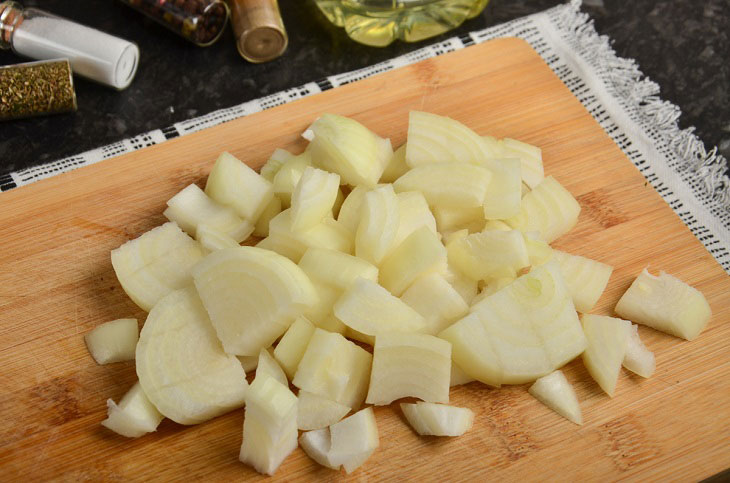 Венский гуляш из говядины — мягкое и нежное мясное блюдо