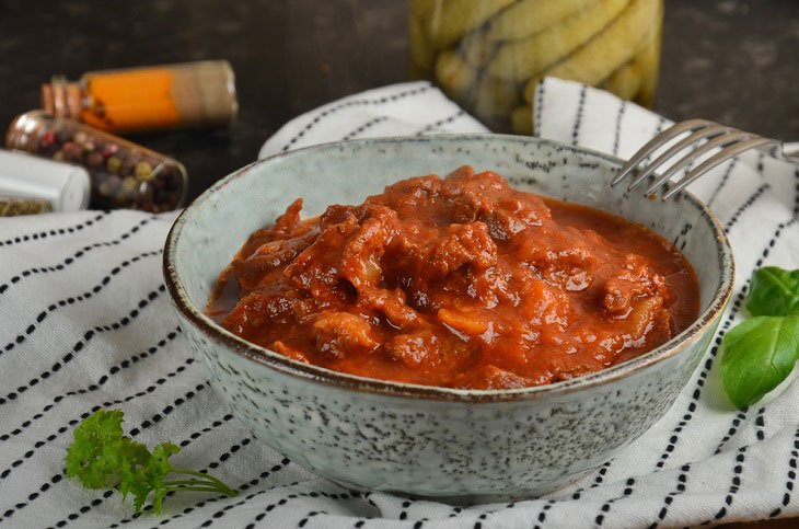 Венский гуляш из говядины — мягкое и нежное мясное блюдо