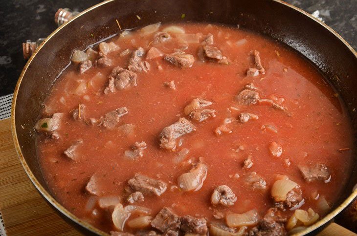 Венский гуляш из говядины — мягкое и нежное мясное блюдо