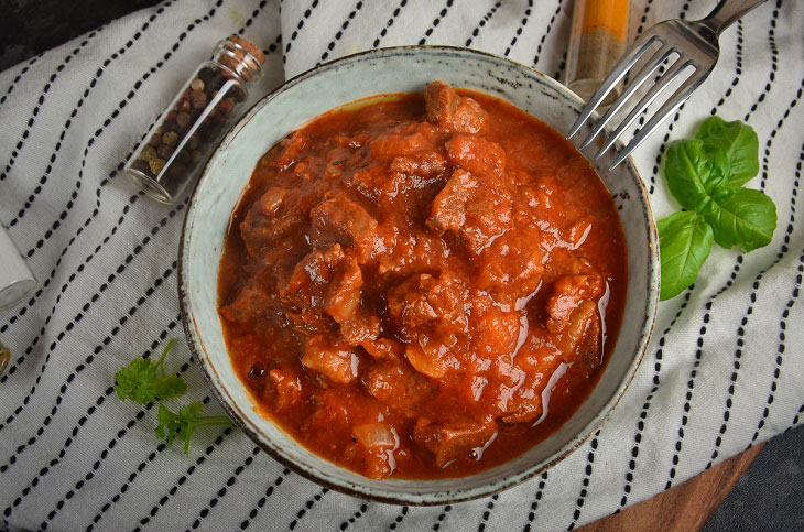 Венский гуляш из говядины — мягкое и нежное мясное блюдо