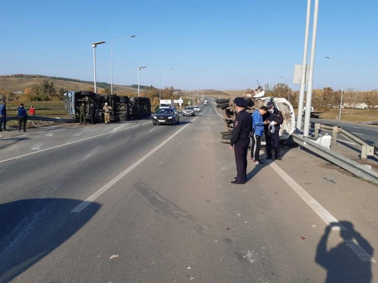 Жесткое ДТП произошло на трассе в Башкирии, есть пострадавшие Жесткое ДТП произошло на трассе в Башкирии, есть пострадавшие