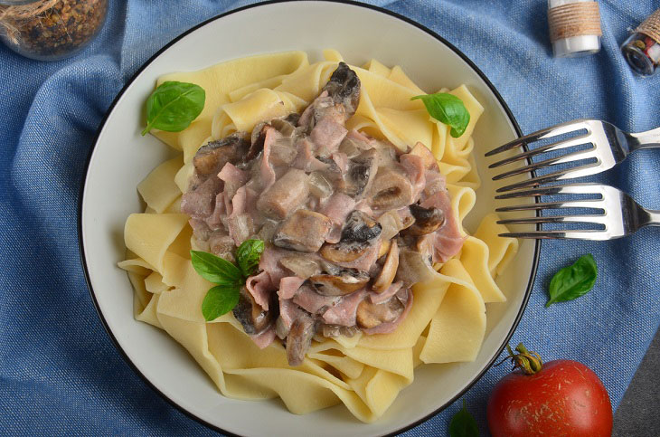 Фетучини с грибами и ветчиной — вкусное и простое блюдо