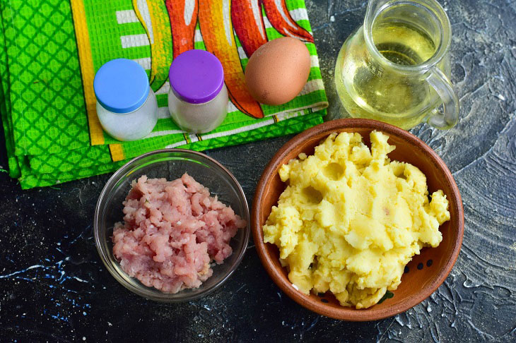 Картопляники с фаршем — простое и отменное по вкусу блюдо