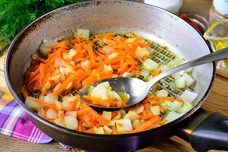 Бигус с тушенкой — простое, сытное и вкусное блюдо