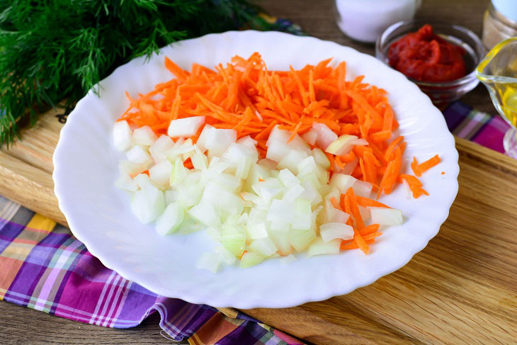 Бигус с тушенкой — простое, сытное и вкусное блюдо