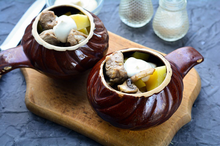 Мясо в горшочках «Купеческое» — необычайно нежное и сочное
