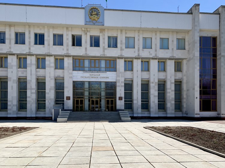 В Курултае Башкирии призвали полицию разобраться в истории с дворником-фотомоделью из Уфы В Курултае Башкирии призвали полицию разобраться в истории с дворником-фотомоделью из Уфы