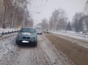 В Стерлитамаке водитель BMW сбил пешехода В Стерлитамаке водитель BMW сбил пешехода0