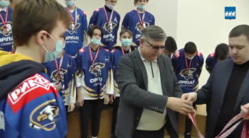 Видео: Мэр Стерлитамака наградил игроков и тренеров хоккейного клуба «Орлан» Видео: Мэр Стерлитамака наградил игроков и тренеров хоккейного клуба «Орлан»0