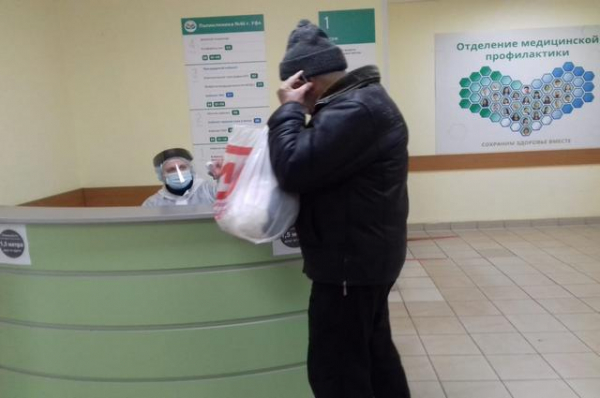 На улице с язвами на ногах. Как обманутый дольщик из Уфы стал бомжом бомж