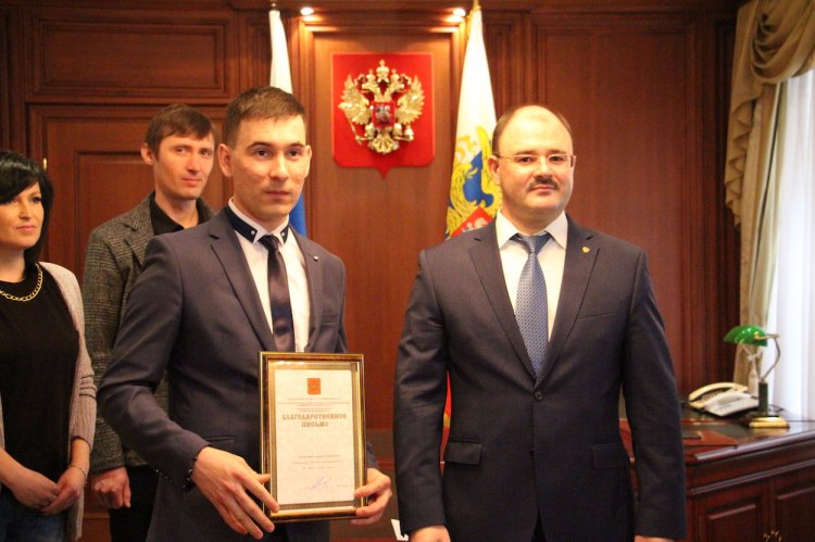 Алексей Касьянов наградил уфимского врача, спасшего утопающего мальчика Алексей Касьянов наградил уфимского врача, спасшего утопающего мальчика