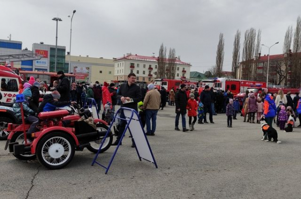 В Уфе впервые можно увидеть на одной площадке пожарную технику разных эпох В Уфе впервые можно увидеть на одной площадке пожарную технику разных эпох0