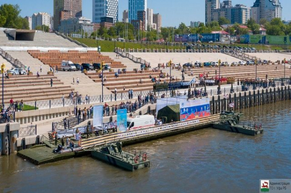 От набережной реки Белой в Уфе стартовала понтонная рота к реке Волга От набережной реки Белой в Уфе стартовала понтонная рота к реке Волга0