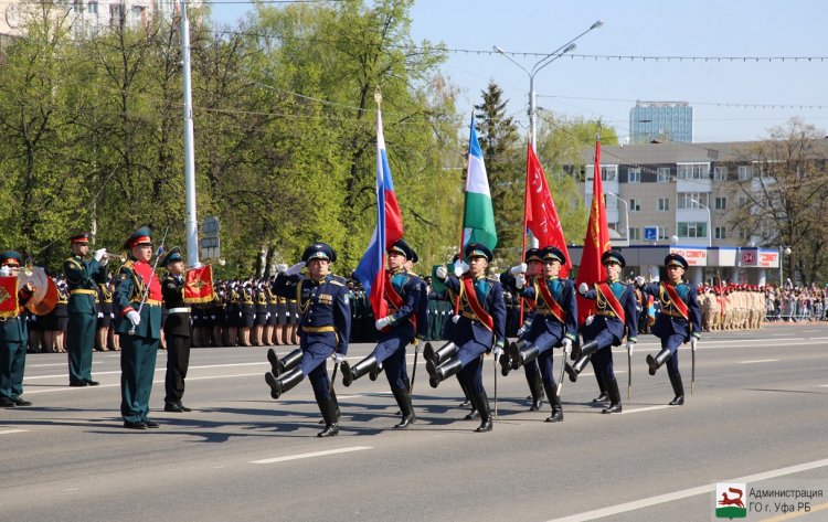 День Победы Уфа встретила торжественным парадом День Победы Уфа встретила торжественным парадом