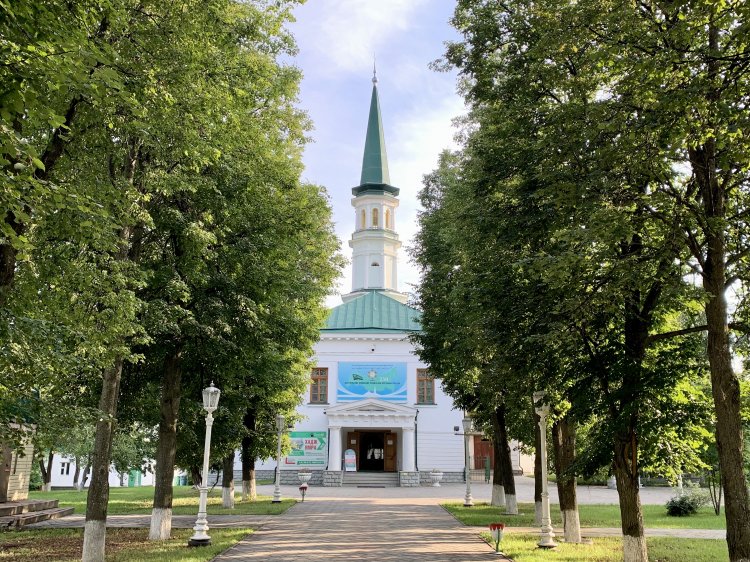 Мусульмане отмечают праздник Ураза-байрам 2021 Мусульмане отмечают праздник Ураза-байрам 2021