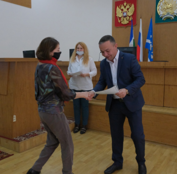 В Стерлитамаке льготникам вручили первые денежные сертификаты взамен земельных участков В Стерлитамаке льготникам вручили первые денежные сертификаты взамен земельных участков0