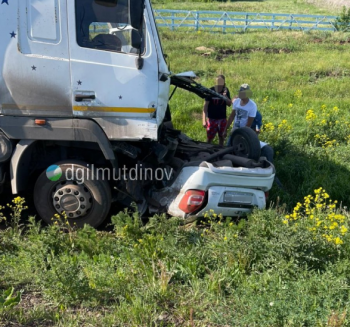 Житель Стерлитамака за рулем грузовика попал в серьезную аварию на трассе в Башкирии Житель Стерлитамака за рулем грузовика попал в серьезную аварию на трассе в Башкирии 0