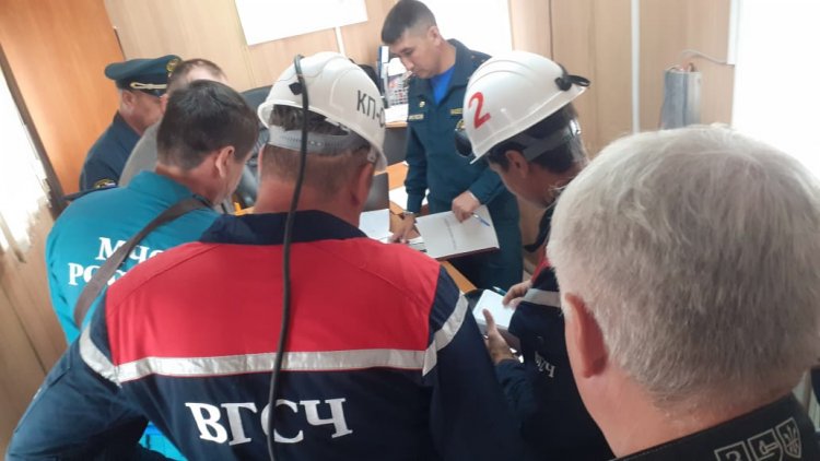 В Башкирии извлекли тело из-под завалов обвалившейся шахты В Башкирии извлекли тело из-под завалов обвалившейся шахты