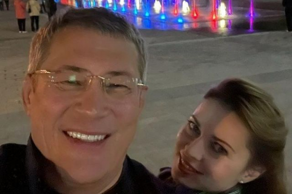 Радий Хабиров рассказал, что познакомился с будущей женой около подъезда Радий Хабиров рассказал, что познакомился с будущей женой около подъезда0