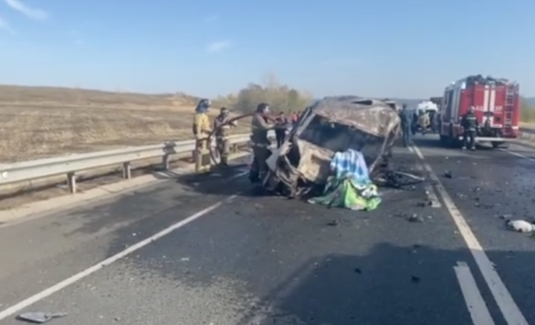 Четыре человека сгорели заживо после ДТП с участием маршрутки в Башкирии Четыре человека сгорели заживо после ДТП с участием маршрутки в Башкирии
