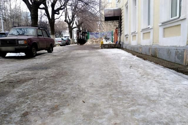 Общественница из Башкирии пожаловалась на страшный гололёд в центре Уфы Общественница из Башкирии пожаловалась на страшный гололёд в центре Уфы0