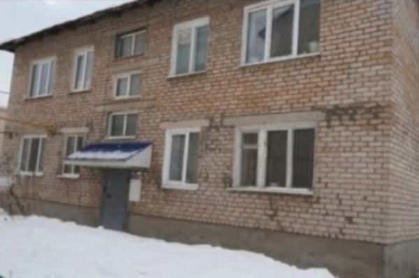 «Инвалидов в промзону, виноватых нет?» Как в Башкирии дают дома детям с ОВЗ Дом, в котором чиновники изначально предложили жилье одной из семей.