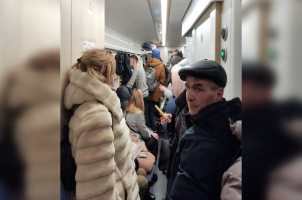 В Башкирии пассажиры поезда «Орлан» возмутились отсутствием своего вагона В Башкирии пассажиры поезда «Орлан» возмутились отсутствием своего вагона0