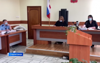 Видео: В Стерлитамаке на два месяца арестовали двух подозреваемых в похищении человека и вымогательстве Видео: В Стерлитамаке на два месяца арестовали двух подозреваемых в похищении человека и вымогательстве0