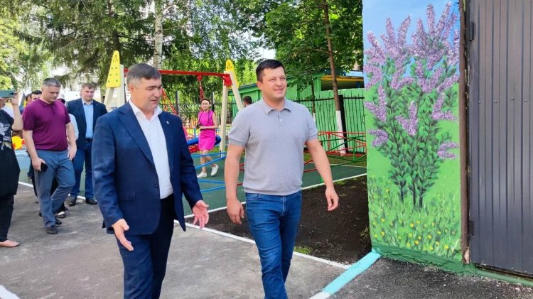 В торжественной обстановке сдали два двора в Уфе по программе «Башкирские дворики» В торжественной обстановке сдали два двора в Уфе по программе «Башкирские дворики»