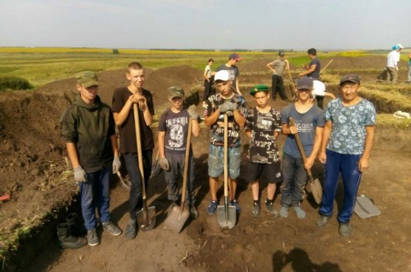 Воспитанники спецшколы в Башкирии участвуют в археологических раскопках Воспитанники спецшколы в Башкирии участвуют в археологических раскопках0