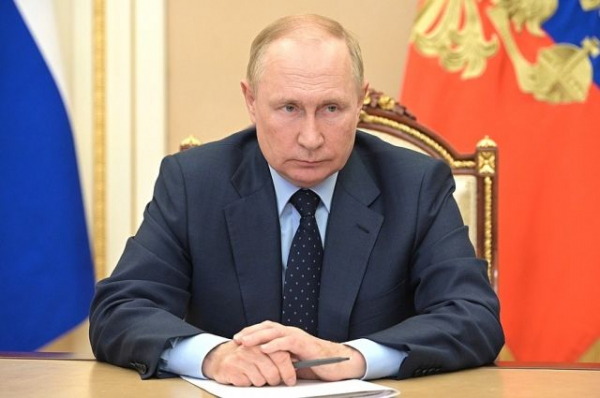 Владимир Путин учредил в России звание «Мать-героиня» Владимир Путин учредил в России звание «Мать-героиня»0