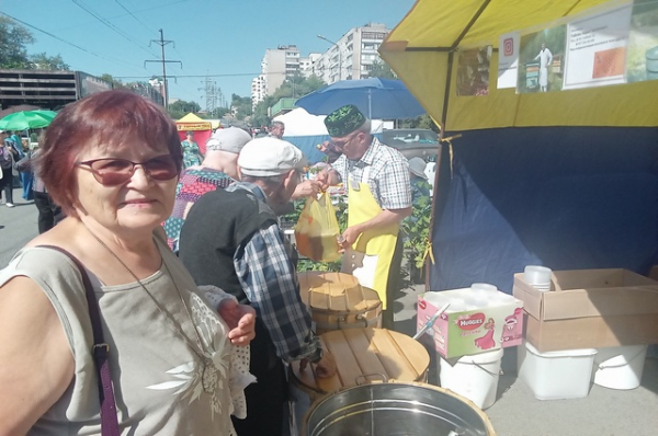 Горкой и палочкой. Как найти хороший мед на ярмарках в Уфе медовая ярмарка