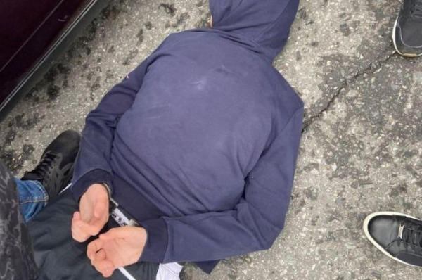 В Уфе наркополицейские задержаны за получение взятки В Уфе наркополицейские задержаны за получение взятки0