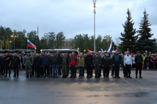Мобилизация в Стерлитамаке 2022: состоялась отправка первых мобилизованных граждан Мобилизация в Стерлитамаке 2022: состоялась отправка первых мобилизованных граждан1