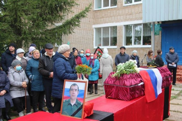 В Башкирии простились с погибшим на Украине Артуром Баймухаметовым В Башкирии простились с погибшим на Украине Артуром Баймухаметовым0