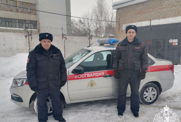 В Стерлитамаке росгвардейцы предотвратили крупный пожар в ресторане В Стерлитамаке росгвардейцы предотвратили крупный пожар в ресторане1