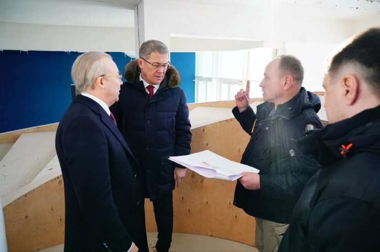 Радий Хабиров осмотрел площадку будущего студенческого кампуса Евразийского НОЦ Радий Хабиров осмотрел площадку будущего студенческого кампуса Евразийского НОЦ