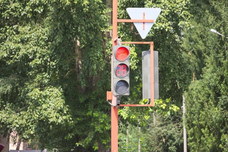 В Стерлитамаке стартуют работы по замене и установке новых светофоров В Стерлитамаке стартуют работы по замене и установке новых светофоров