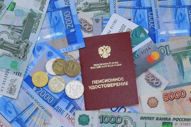 Ряд россиян старше 65 лет могут претендовать еще на одну пенсию Ряд россиян старше 65 лет могут претендовать еще на одну пенсию